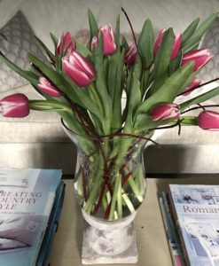 flower design using tulips