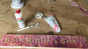 creating slogan for DIY decoupage sign