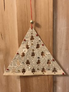 making folkart paper christmas tree for christmas decorations