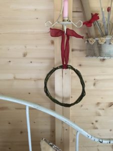 mini twig wreath for christmas decorations