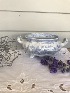 vintage china tureen, lavender and chicken wire for simple flower arrangements with fresh cut flowers