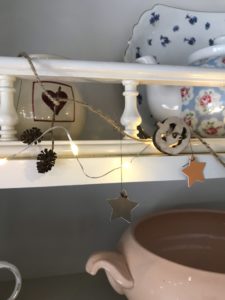 autumn decor - autumn craft garland on kitchen dresser