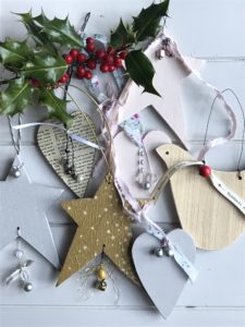 variety of easy to make christmas decorations in wood 