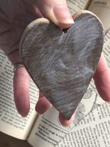 making a heart wooden christmas decoration