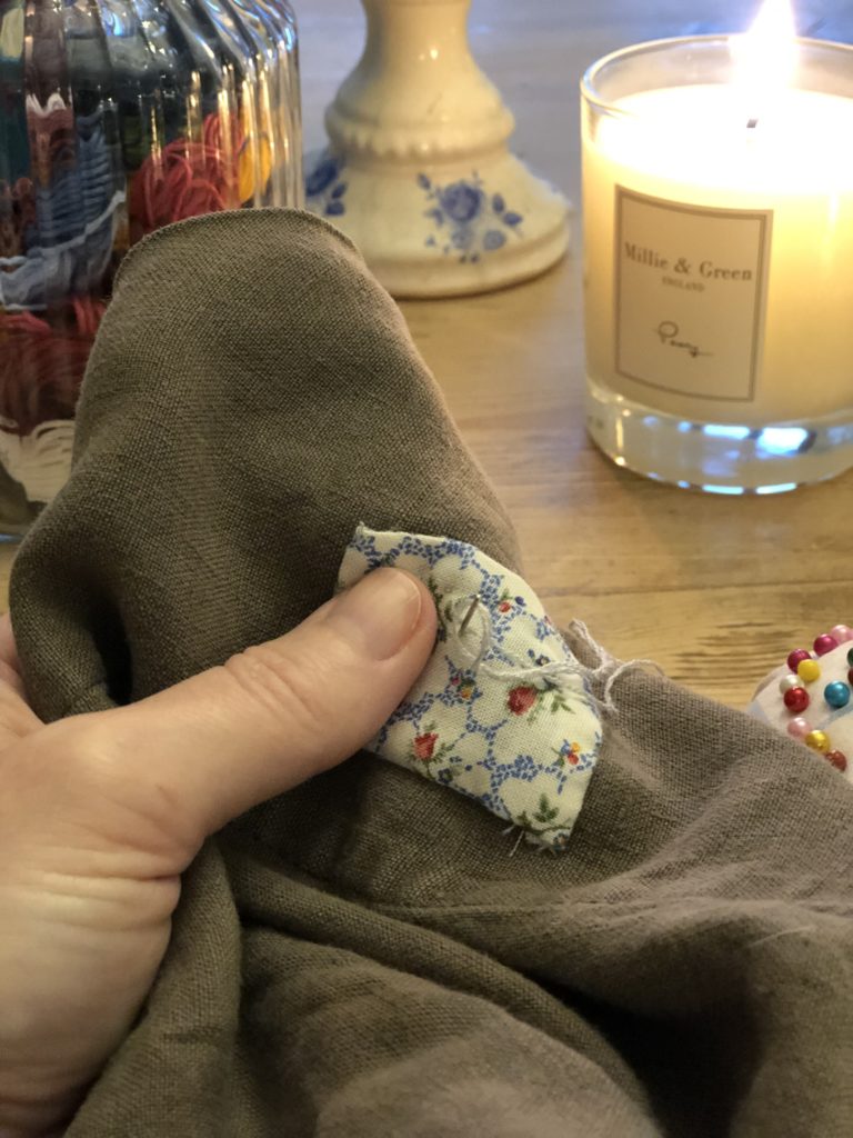 how to darn a hole and mend fabric