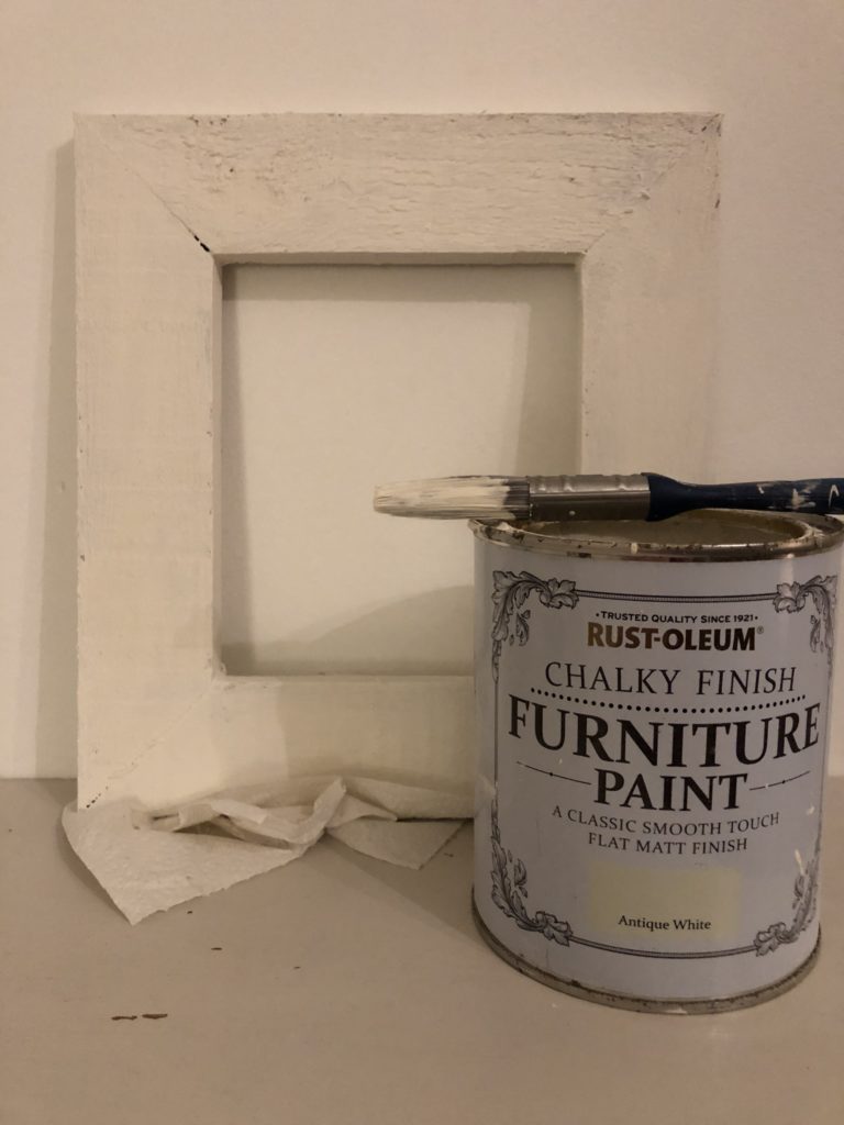 making a distressed painted picture frame