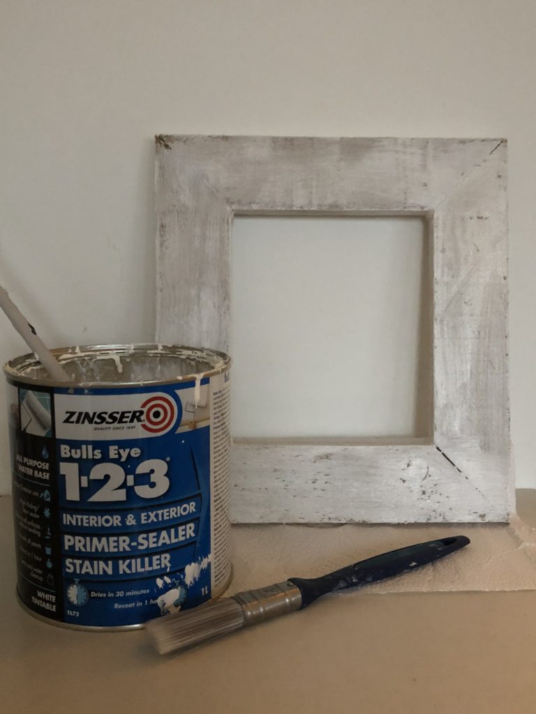 making a distressed painted picture frame