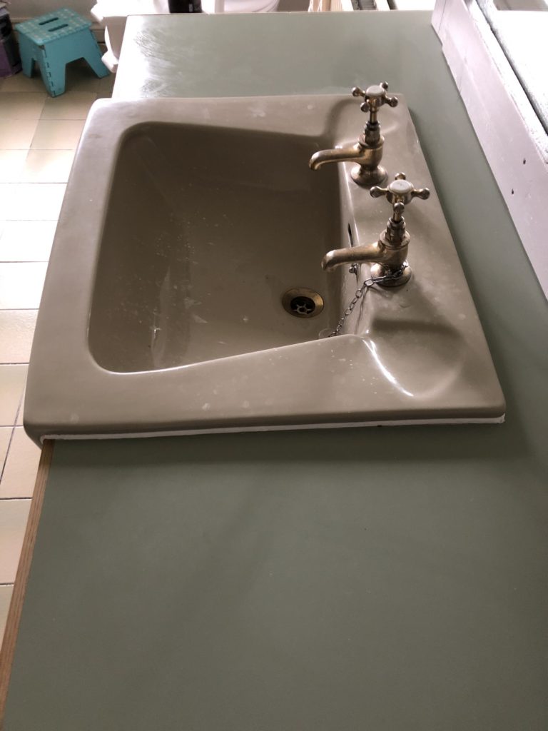 sink before bathroom refresh