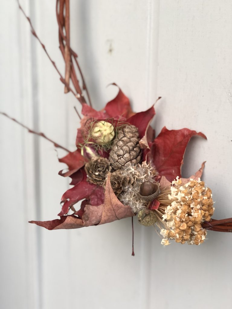 rustic wreath detail for simple autumn decorating ideas