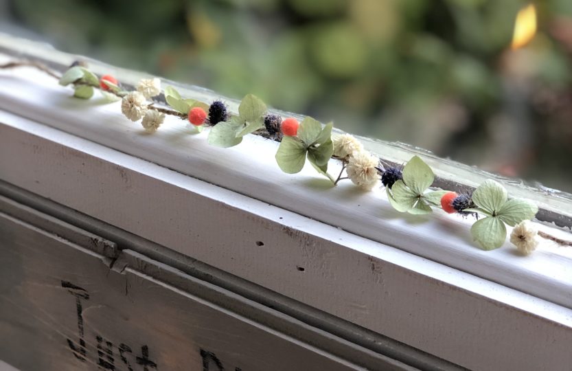 homemade autumn decorations - flower garland