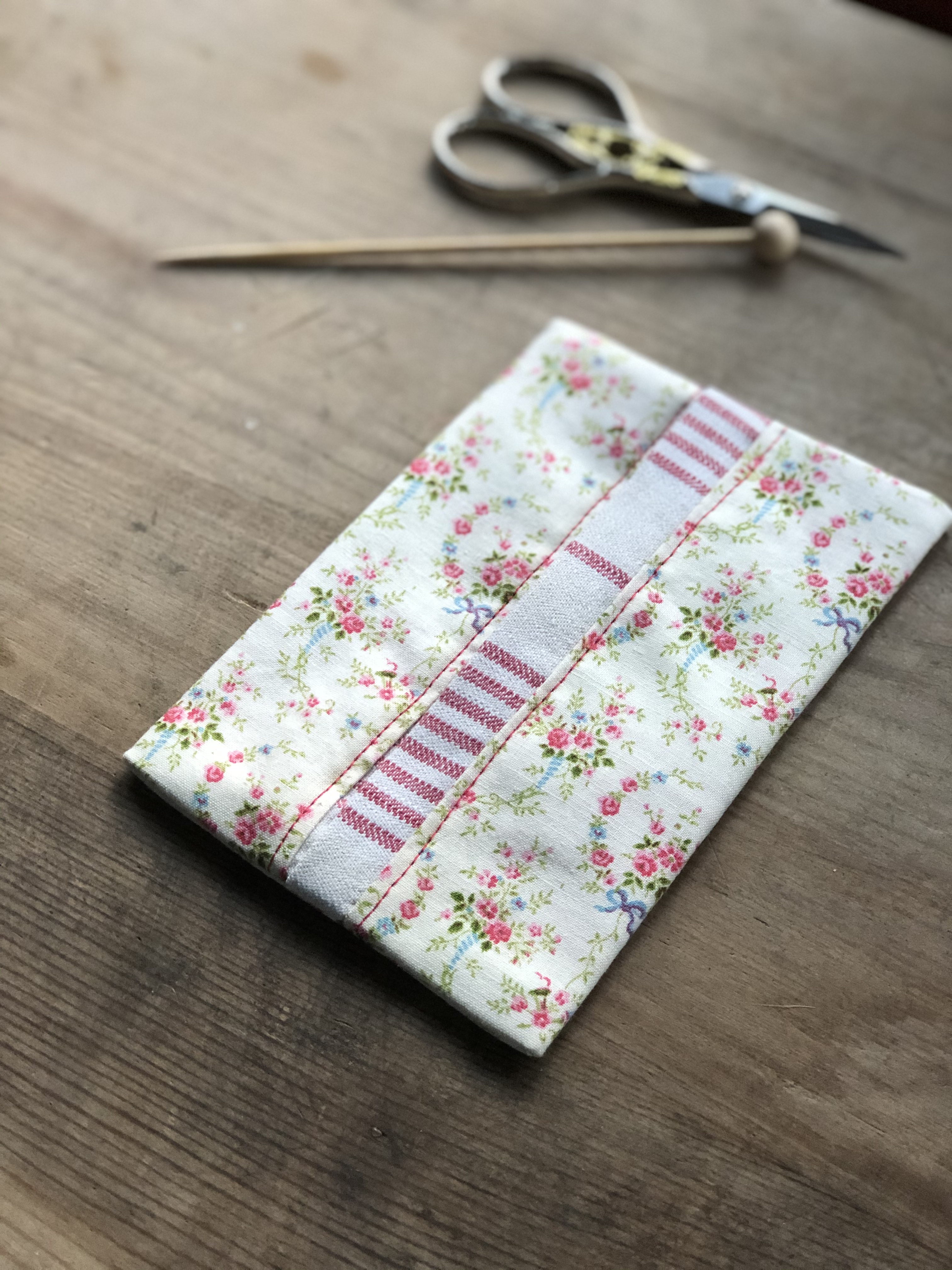 how to sew a fabric pocket tissue holder