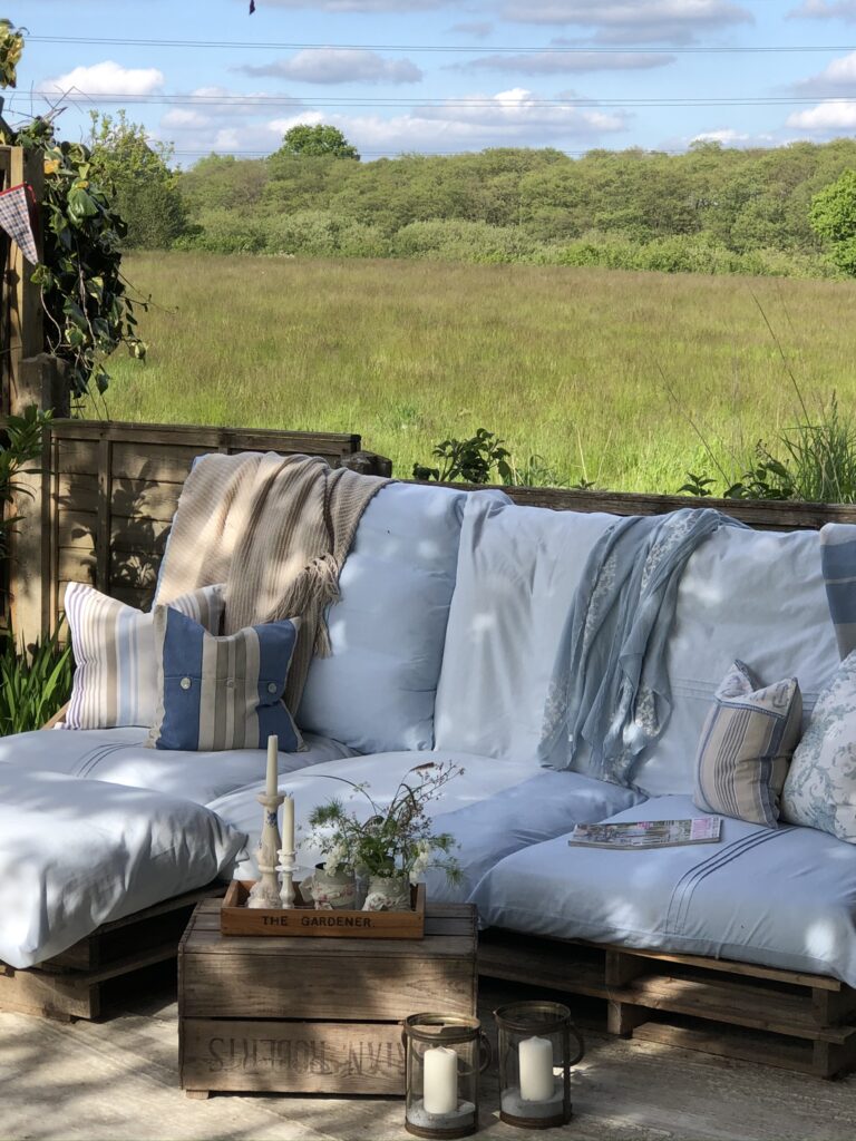 diy wooden pallet sofa and diy cushions