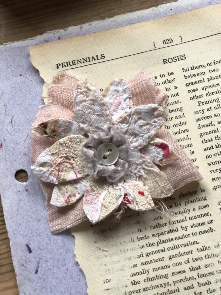 how to make scrap fabric flowers for journals