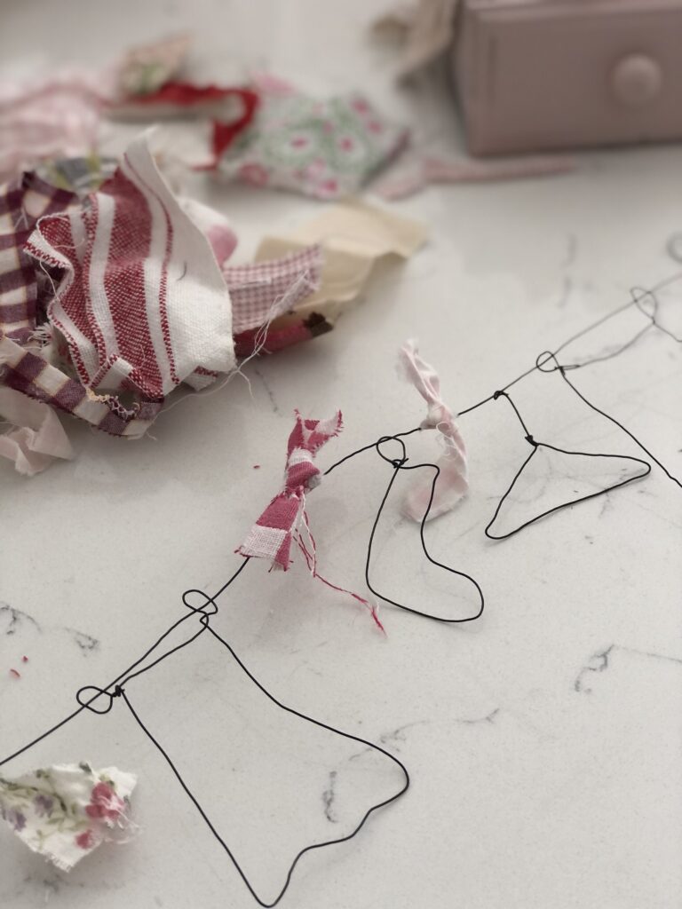 making mini bunting from craft wire